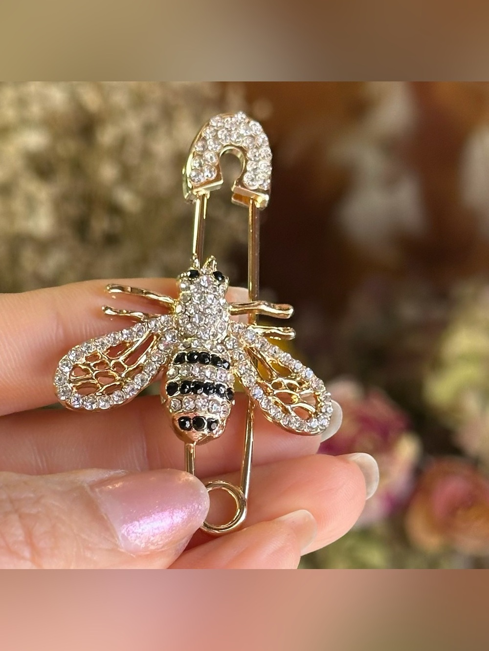 New Rhinestone Gold-tone Bee 🐝 Brooch